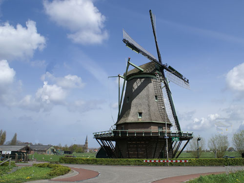 Opbrengst 60 jarige jubileumfeest naar Molen De Hoop