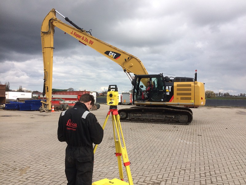 Leica machinebesturing op Cat 324E Super long front